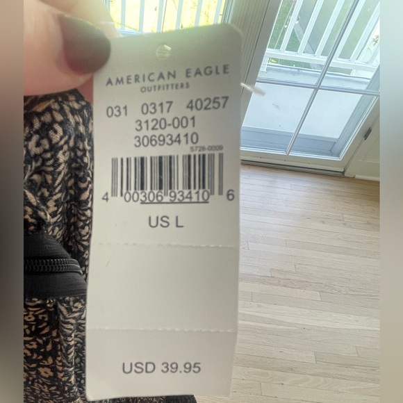 BRAND NEW American Eagle Skirt - Picture 3 of 4